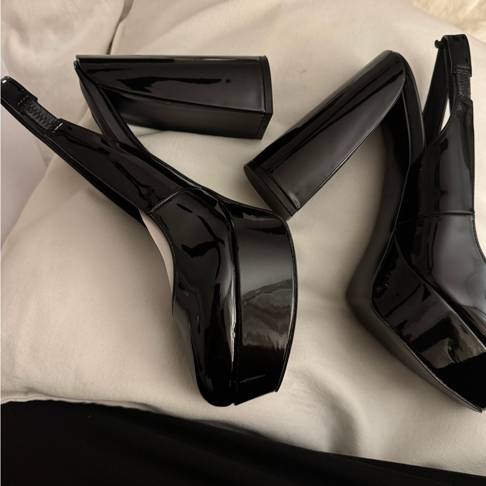 Nine West new in box black patent platform shoes